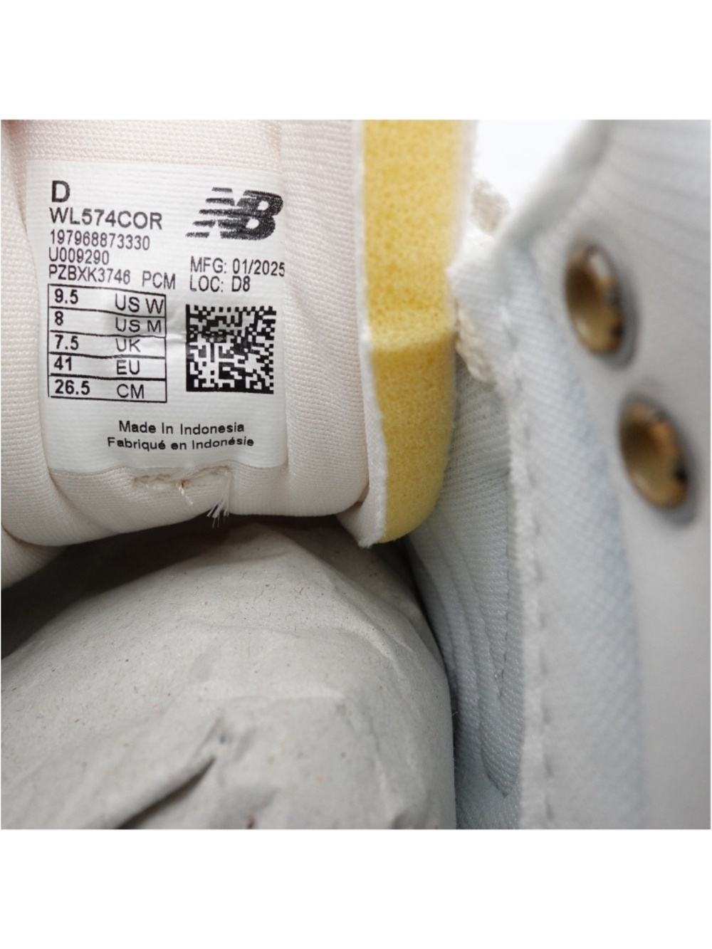 NEW Size 9.5 WIDE D Women's New Balance 574 Suede Sneakers WL574COR Timberwolf - Picture 2 of 7